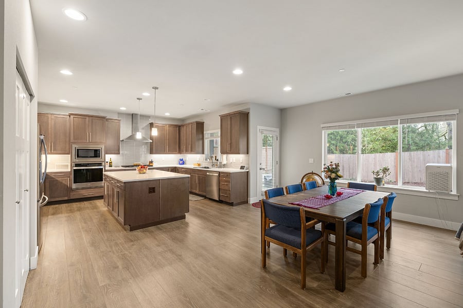 Open floor plan kitchen and dining area