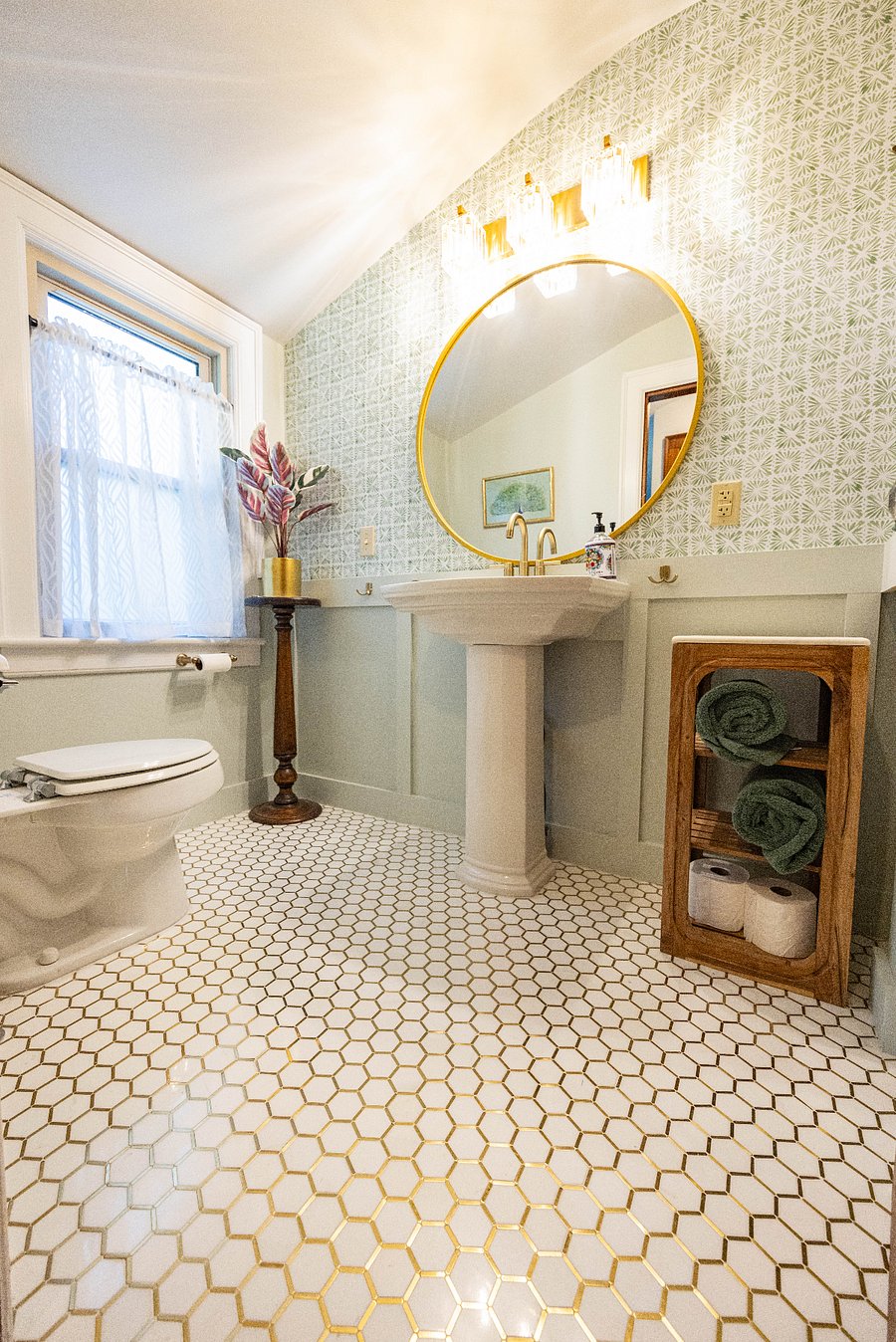 Upper level bathroom just outside of the King suite and Queen suite
