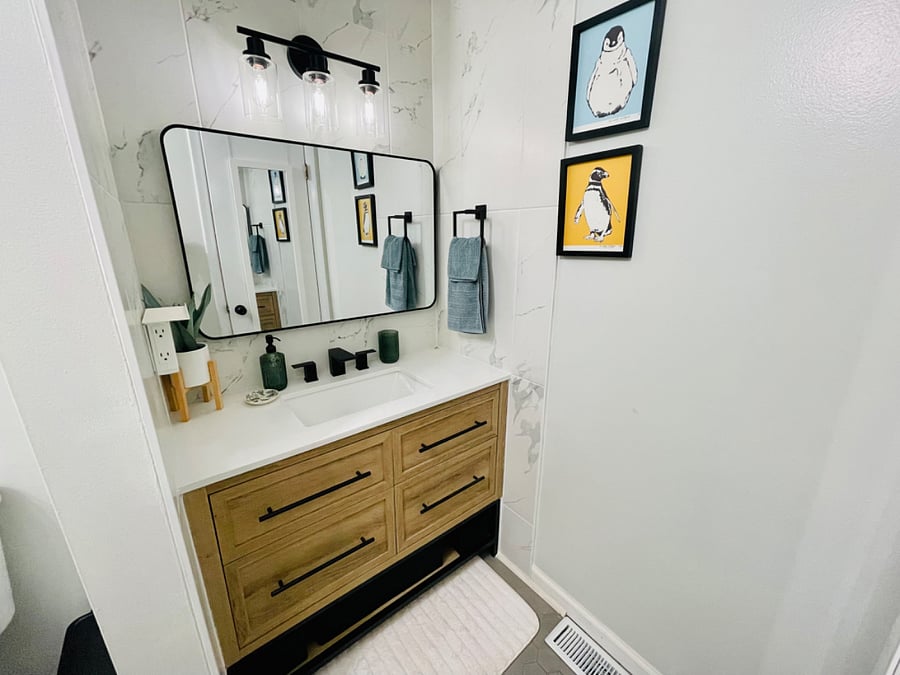 en suite bathroom vanity, brand new