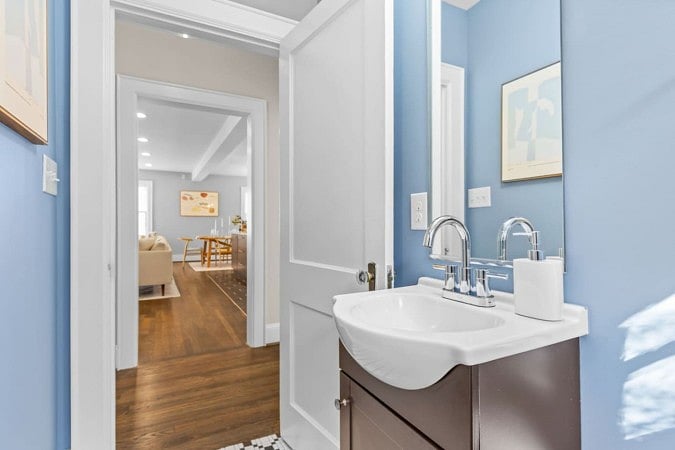 Bathroom sink with mirror