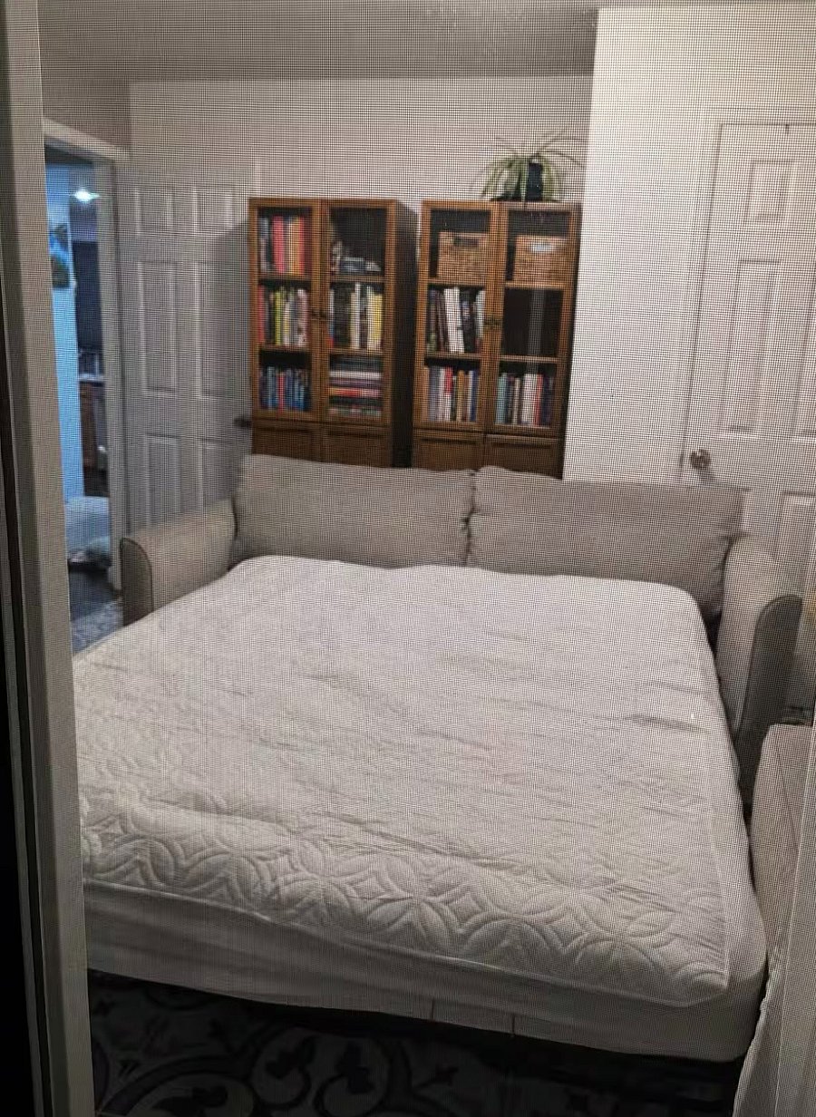 Pull out queen-sized bed with excellent support.