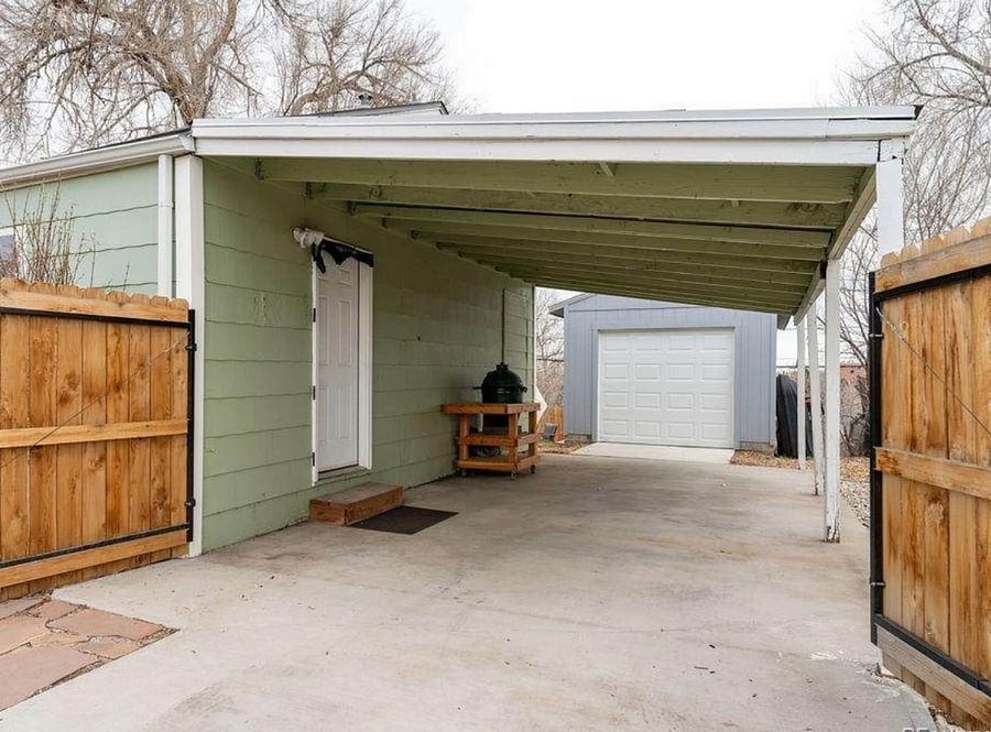 Carport. Direct access to the kitchen.
