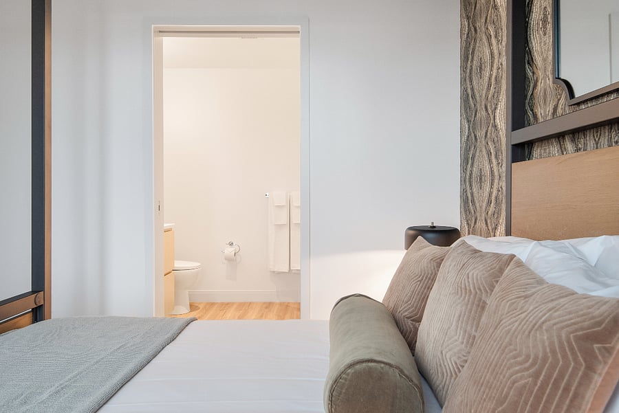 A soothing atmosphere designed for deep rest.
Experience comfort elevated by refined simplicity.