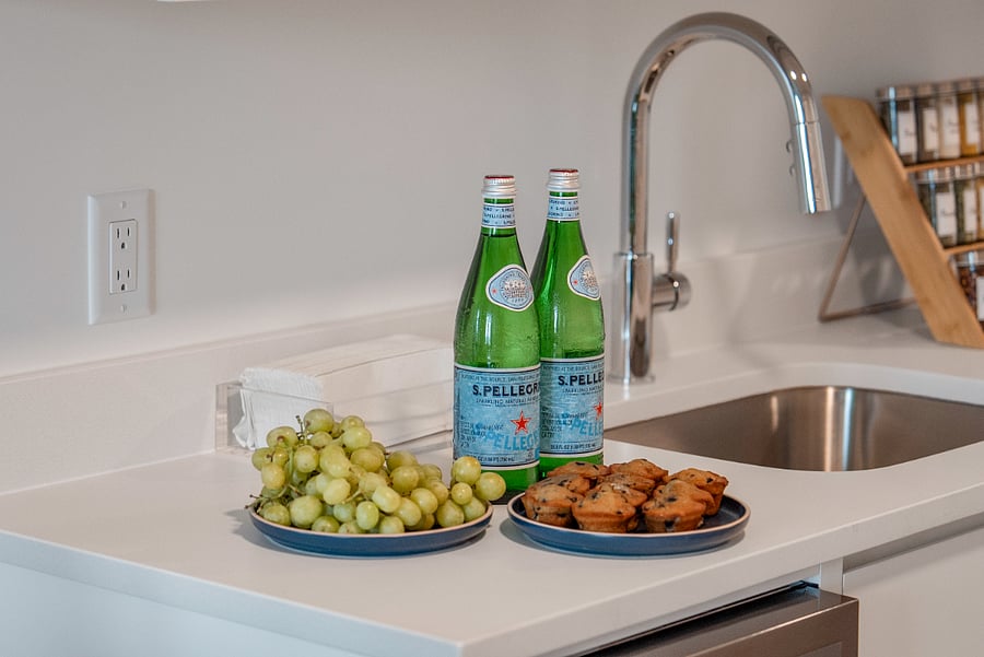 Sophisticated design meets everyday convenience.
A kitchen built for both effortless meals and memorable moments.