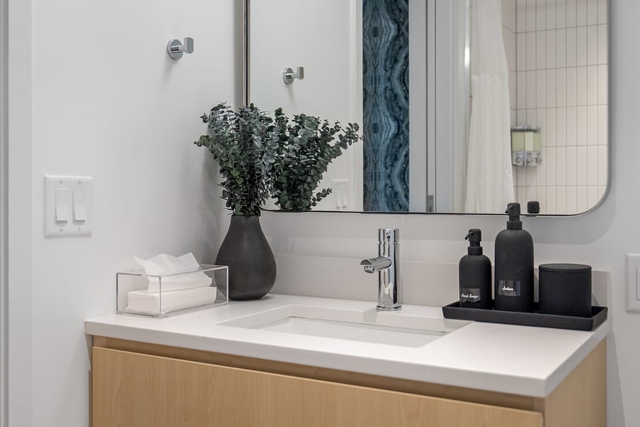 Designed with clarity and comfort in mind.
A clean, modern bathroom for effortless daily routines.