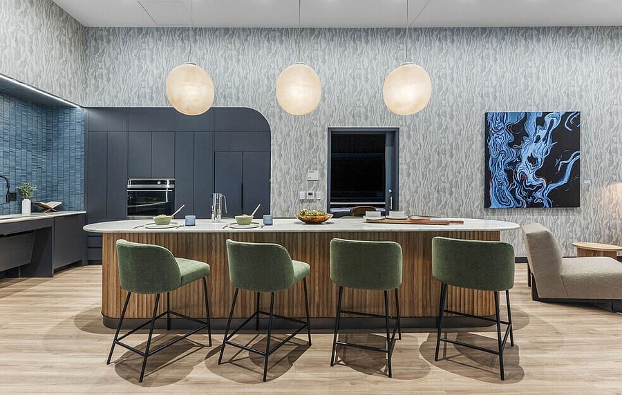 A versatile communal space that suits meals, meetings, or mingling.
Enjoy refined surroundings made for shared experiences.