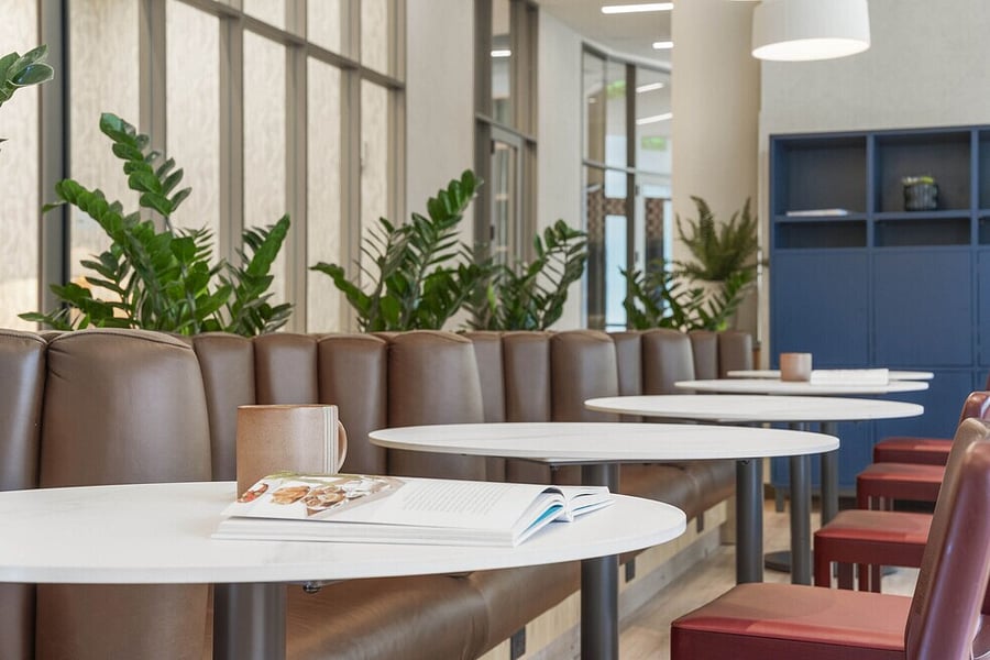 Clean lines, quiet ambiance, and thoughtful details.
A conference room that elevates your workday experience.