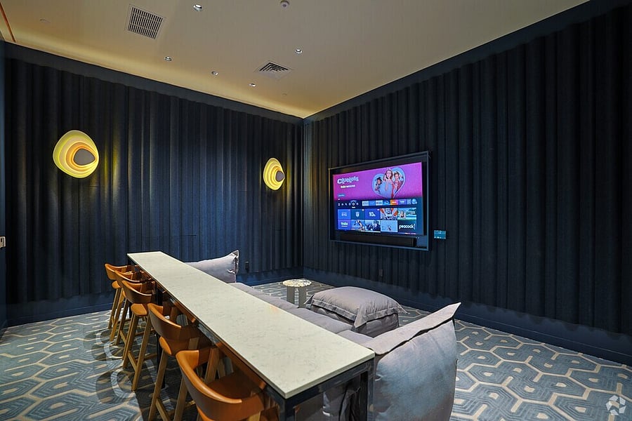 Where big-screen entertainment meets elegant, cozy design.
Experience your favourite films in a refined, theatre-like setting.