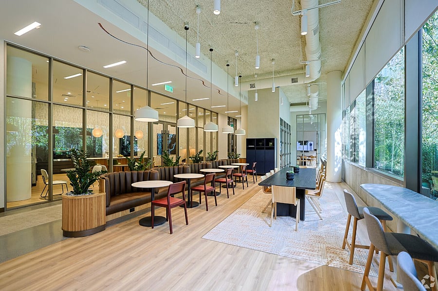 A calm, well-appointed room for strategy and collaboration.
Work comfortably with everything you need close at hand.