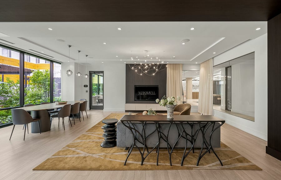 A beautifully designed communal dining and bar space.
Perfect for shared meals, evening drinks, and memorable moments.