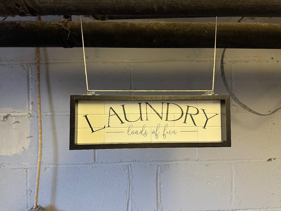 LAUNDRY SIGN
