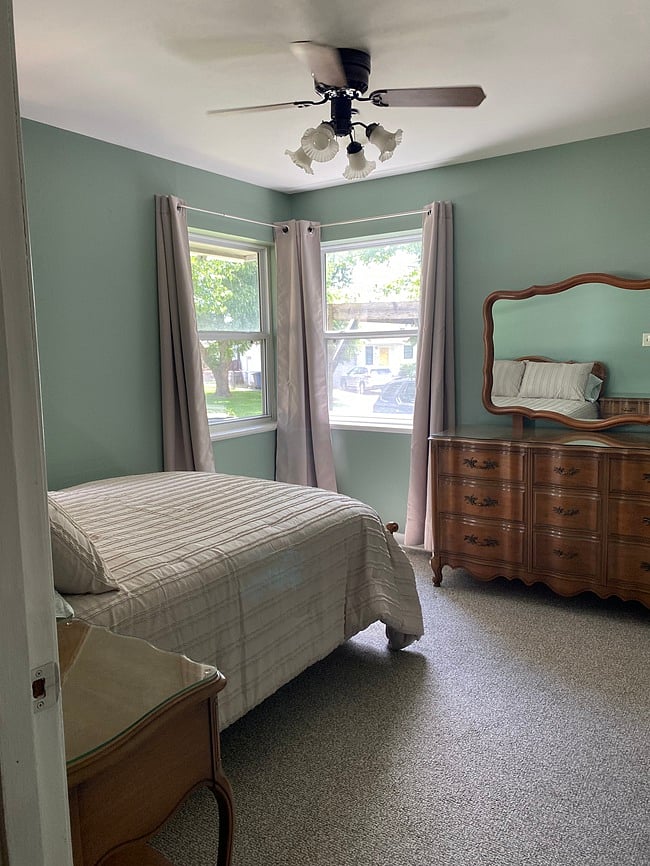 ROOM 1