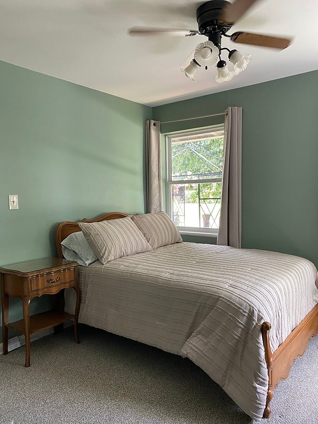 ROOM 1