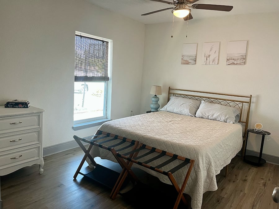 Master bedroom with memory foam queen bed (very comfortable), 4 pillows, extra linens, and throw blankets.