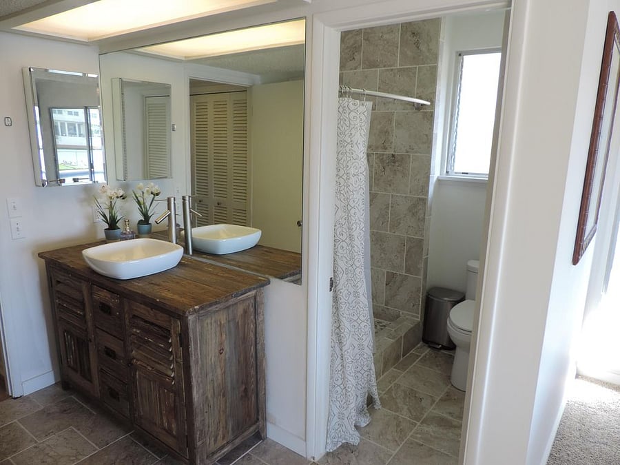 Primary bedroom Bathroom.