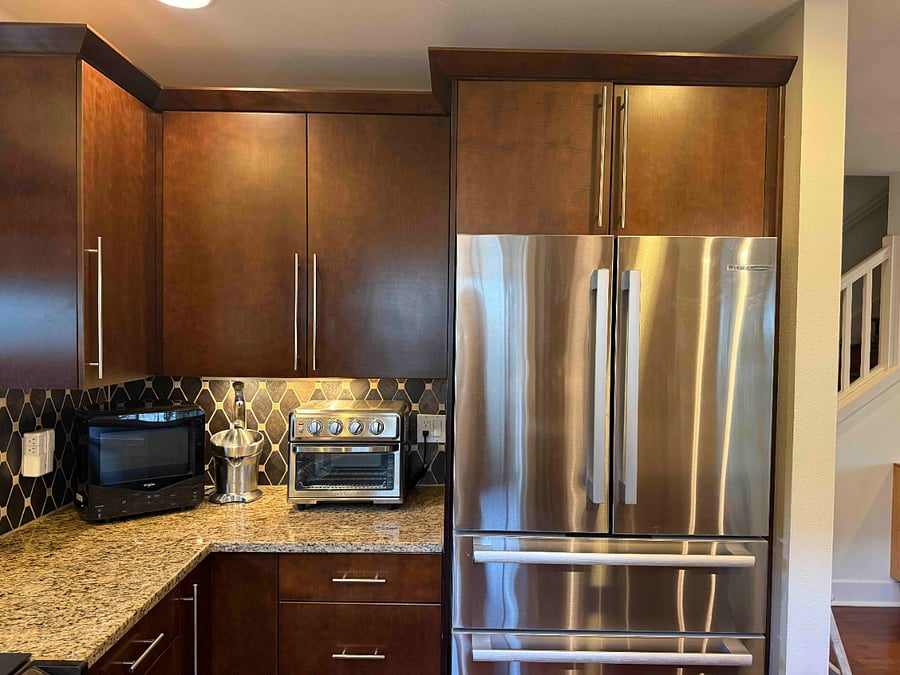 Full size fridge, toaster over, juicer and microwave