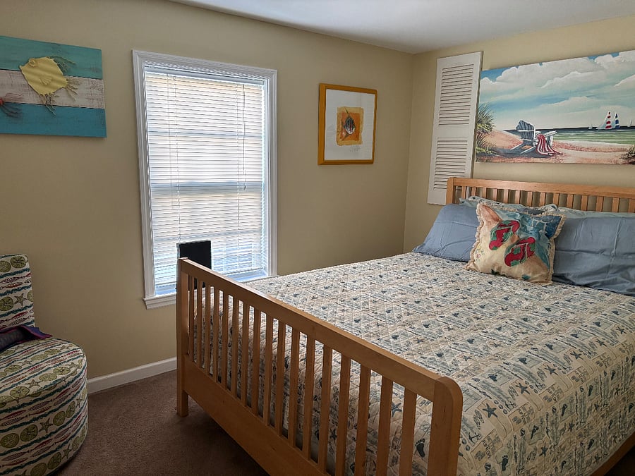 Bedroom 3, queen bed with walk in closet