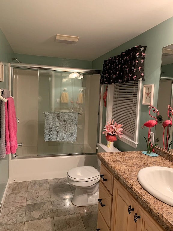 Master bedroom full bath