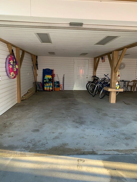 1 car garage space