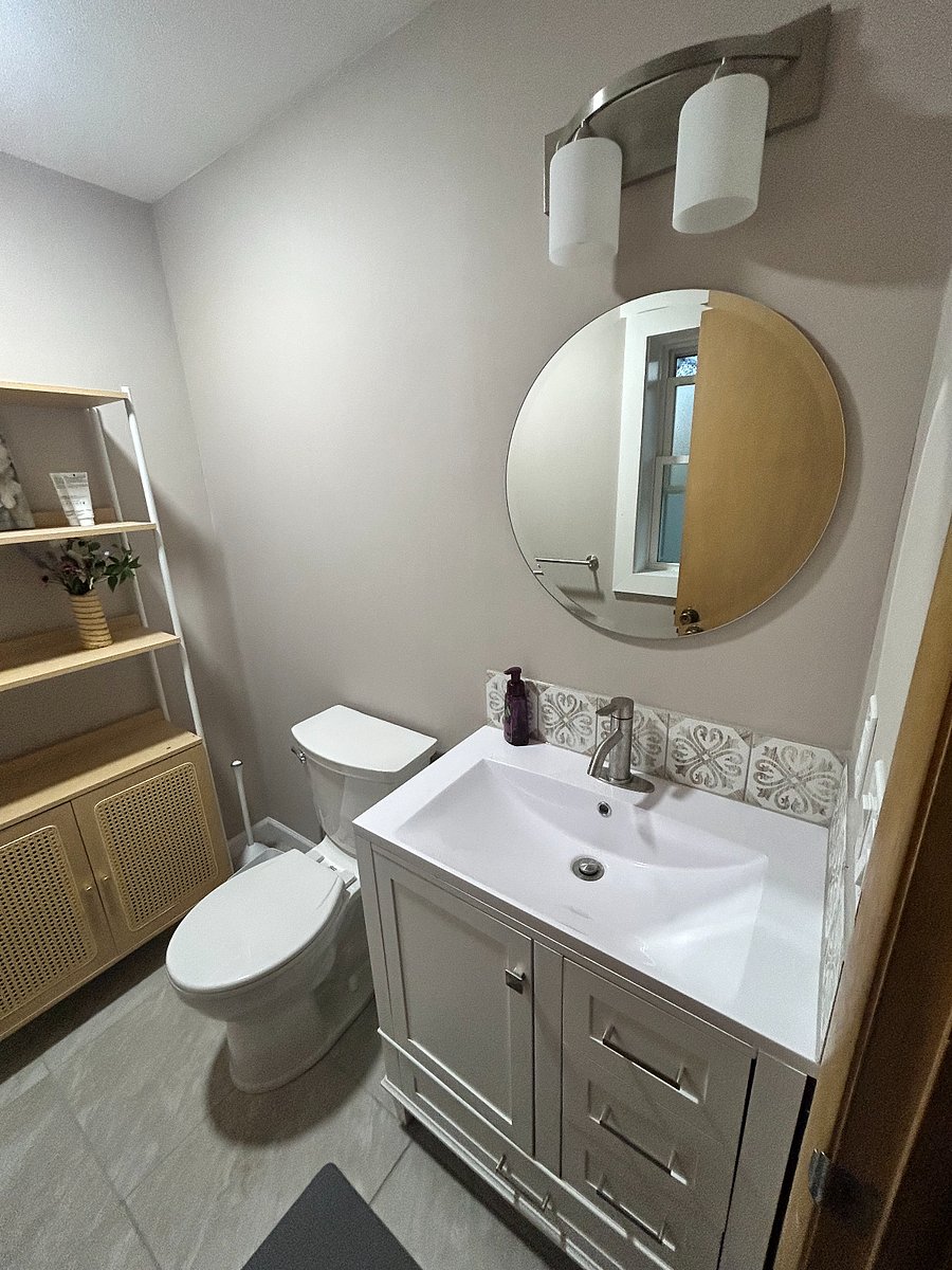 Upstairs half bathroom 