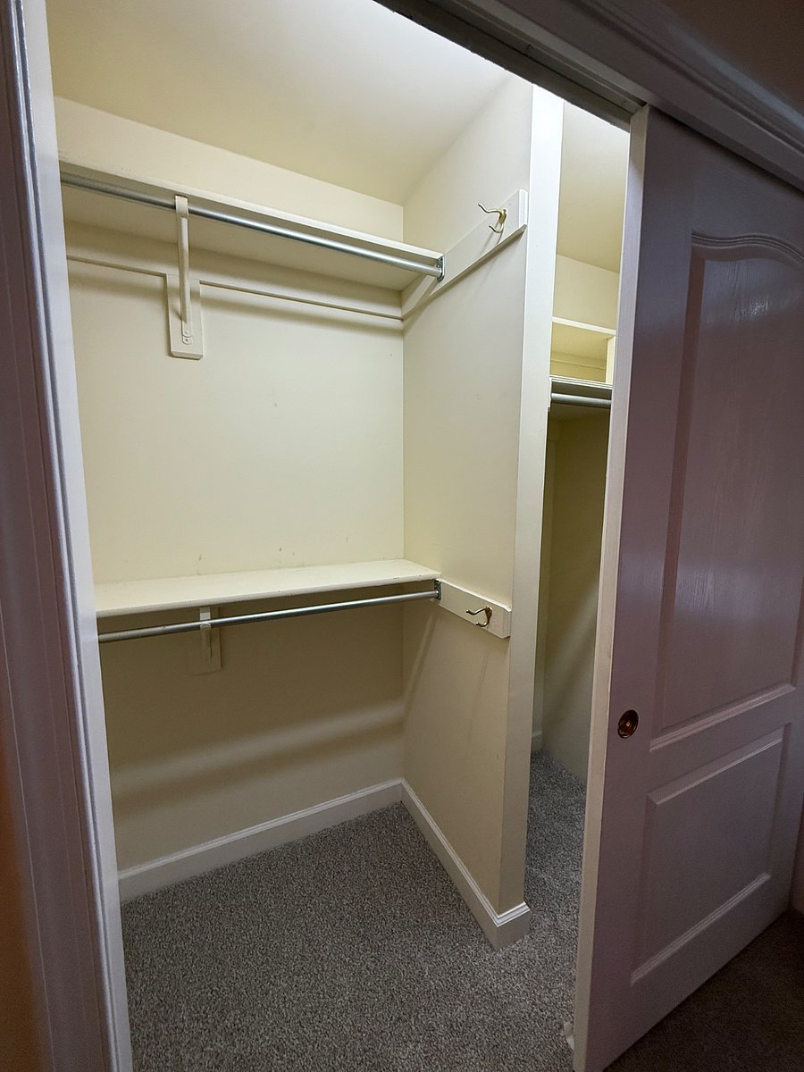 Large closet (both sides)