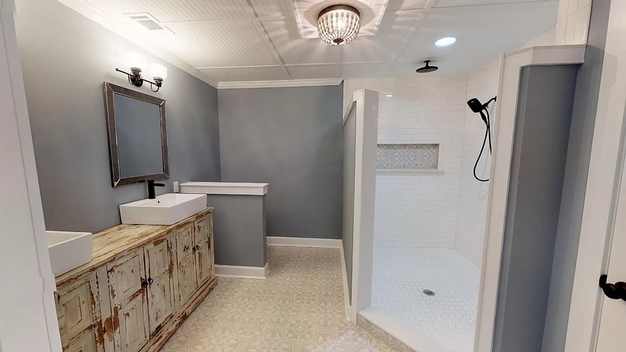main bath/ walk in shower