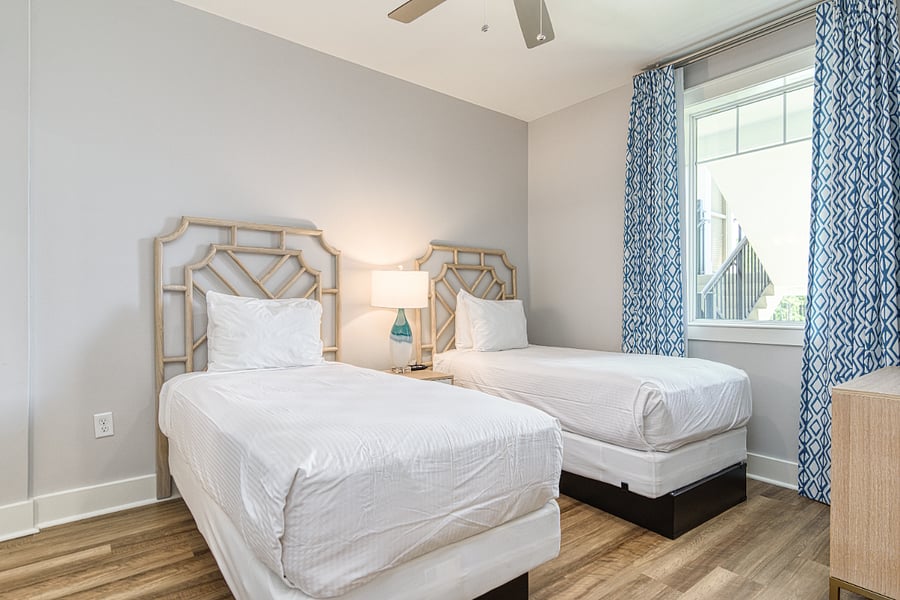 Guest twin beds
