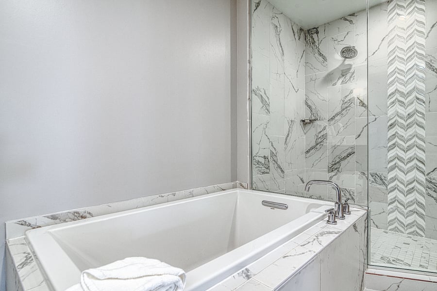 Master Tub