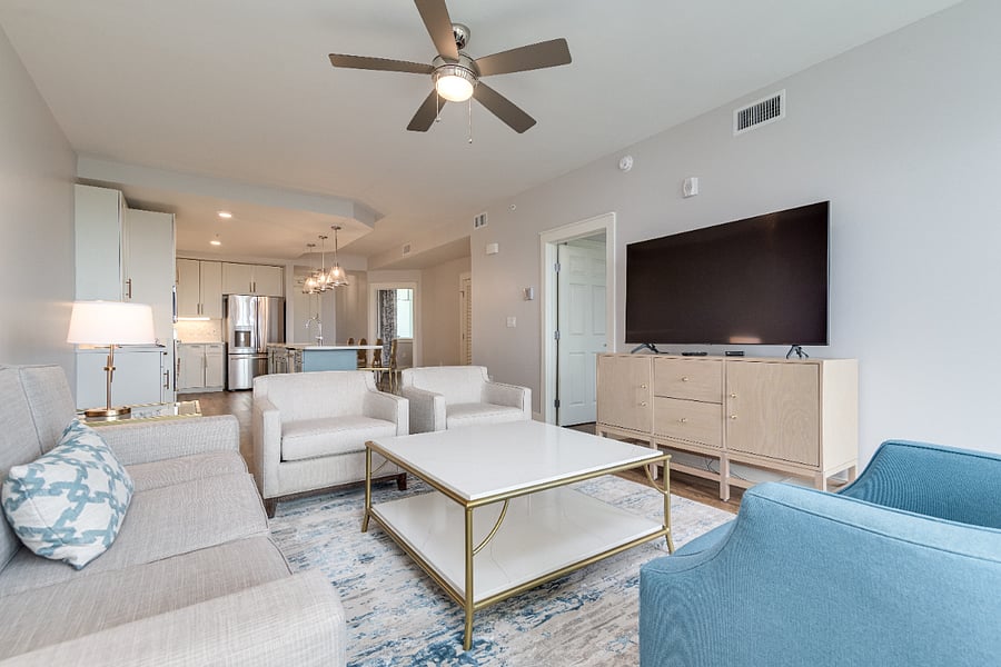 Ample seating for entertaining!