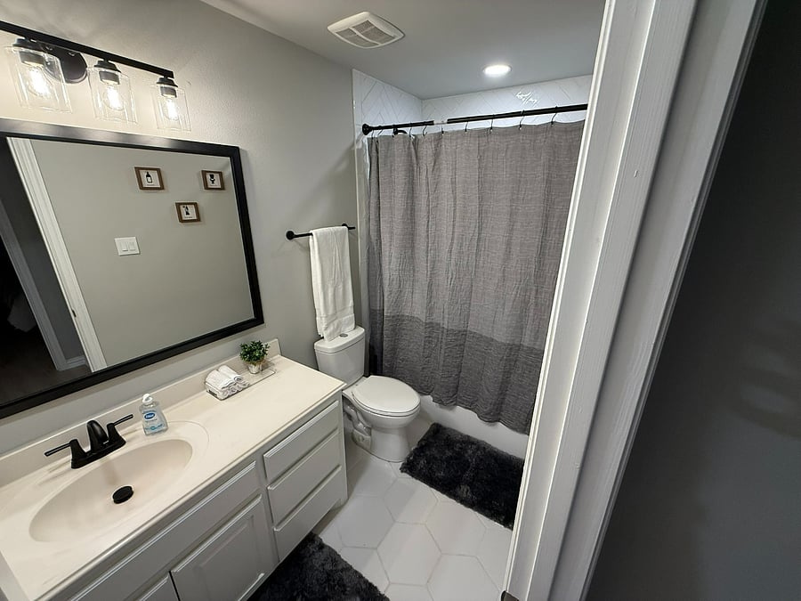 Full Bath 3-Upstairs