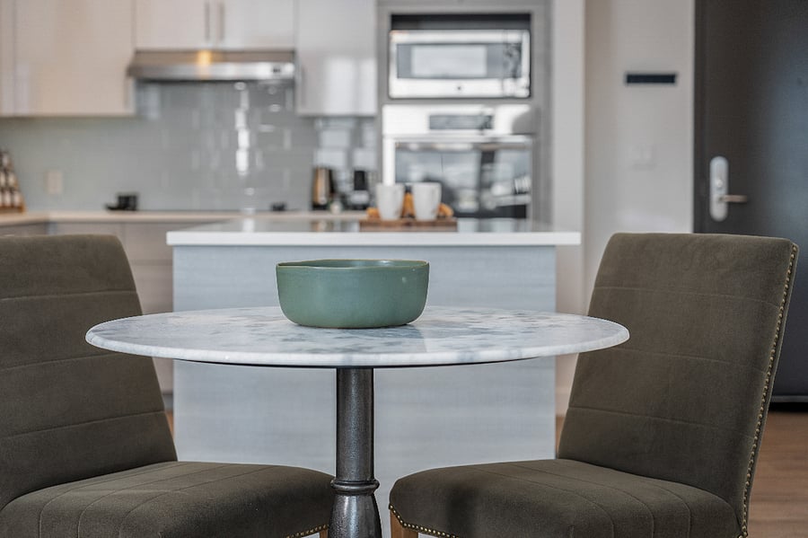 Where culinary inspiration meets refined comfort.
This kitchen is crafted for cooking, sharing, and savoring every moment.