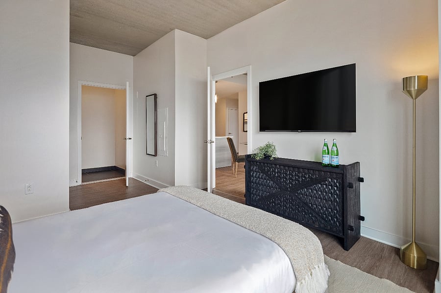 A peaceful sanctuary with thoughtful design in every detail.
Wake refreshed in a space created for pure comfort.
