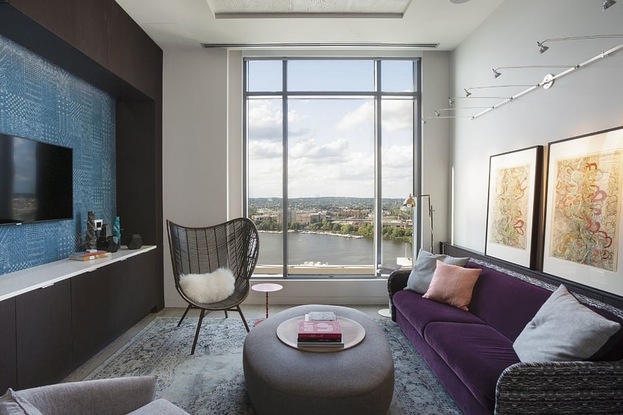 A beautifully curated lounge that blends comfort with modern elegance.
Settle into a space designed for quiet moments and warm gatherings.