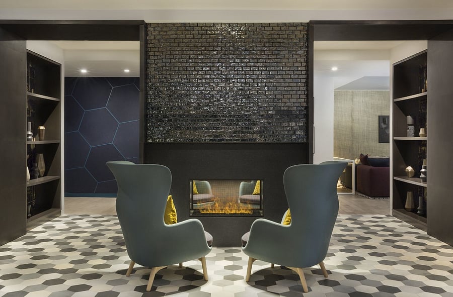 Warm tones and contemporary dcor create a welcoming retreat.
Enjoy a lounge designed to make every moment feel effortless.