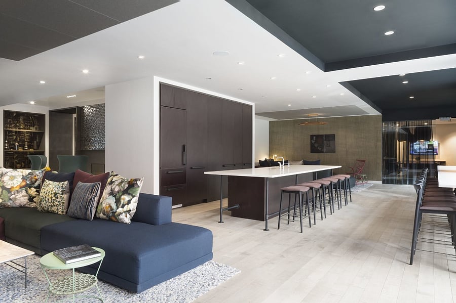 Thoughtful design elevates this shared dining and bar lounge.
Ideal for social evenings, casual meals, or winding down.