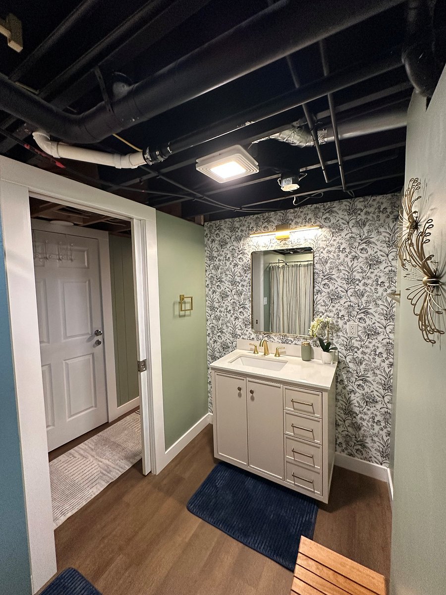Full Bathroom - Shower, Downstairs