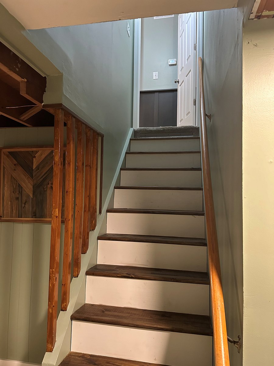 stairwell to up or downstairs