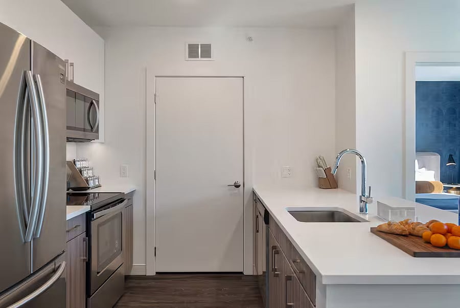 Where clean lines and premium finishes elevate every meal.
This kitchen brings both function and elegance to your stay.