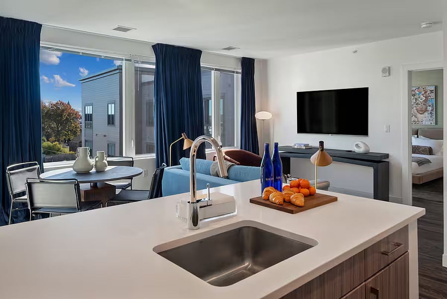 Sophisticated design meets everyday convenience.
A kitchen built for both effortless meals and memorable moments.