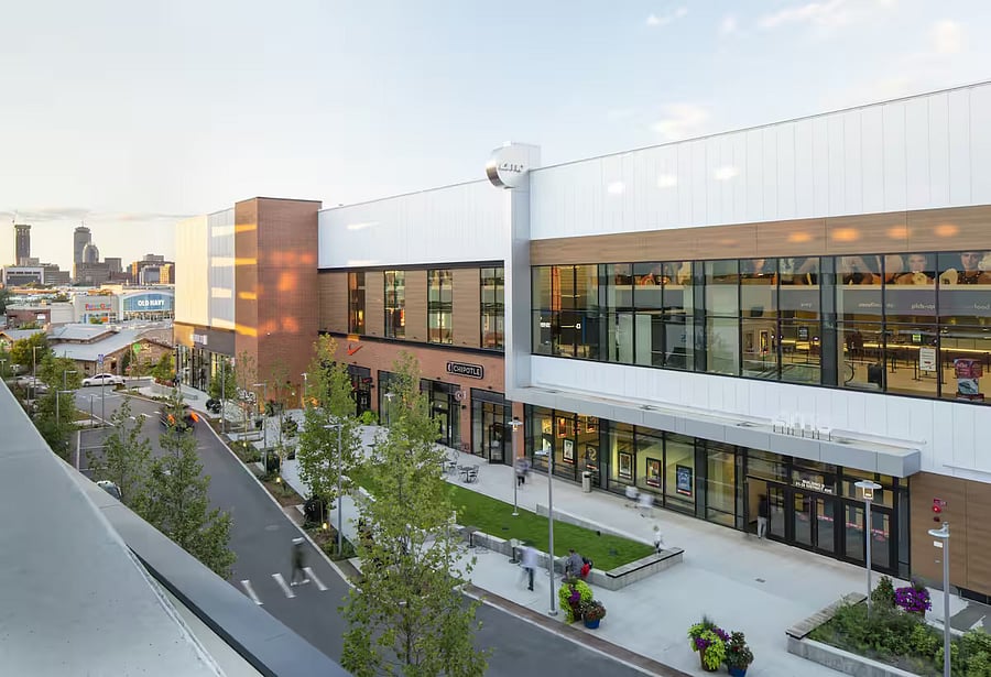 From first sight to final impression, this exterior shines.
A polished, contemporary structure designed to elevate your stay.