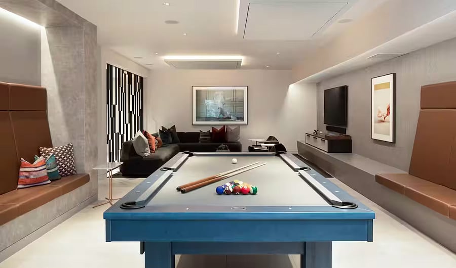 A stylish billiards lounge designed for relaxed, social moments.
Challenge a friend and enjoy an evening of effortless fun.