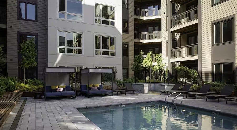Soft light and serene water create a peaceful retreat.
The perfect complement to your stay, day or night.