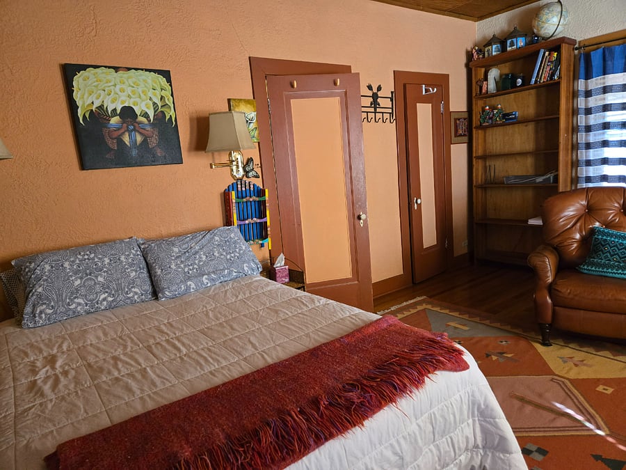 Bedroom with rug in winter
