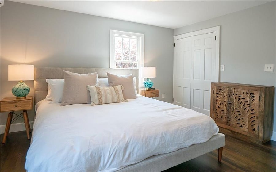 Queen size bedroom