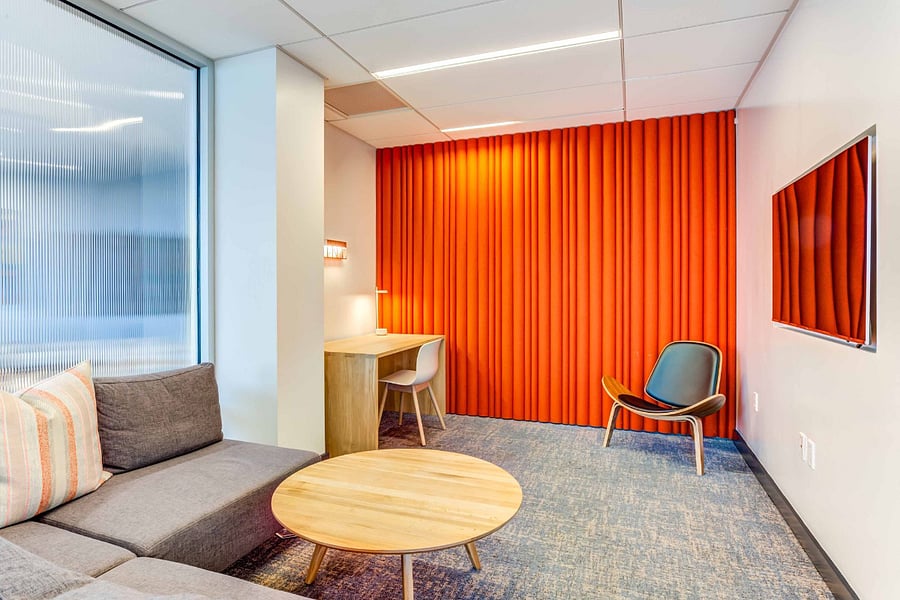 A sophisticated lounge crafted for comfort at every angle.
A space that elevates both leisure and conversation.