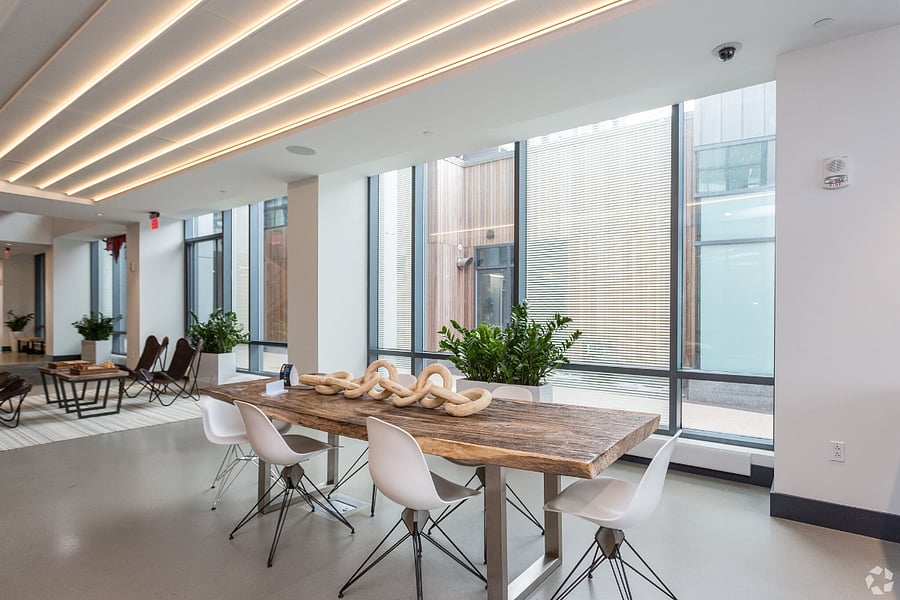 Soft lighting and elegant finishes set the tone in this refined lounge.
A perfect space to pause, recharge, and enjoy your surroundings.
