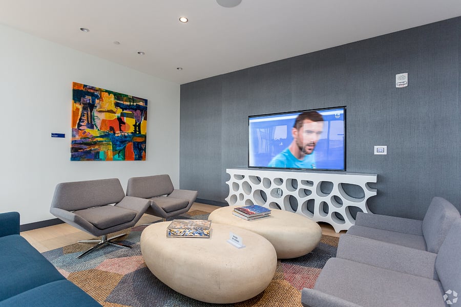 Luxurious yet effortlessly comfortable.
This lounge invites you to slow down and savour every moment.