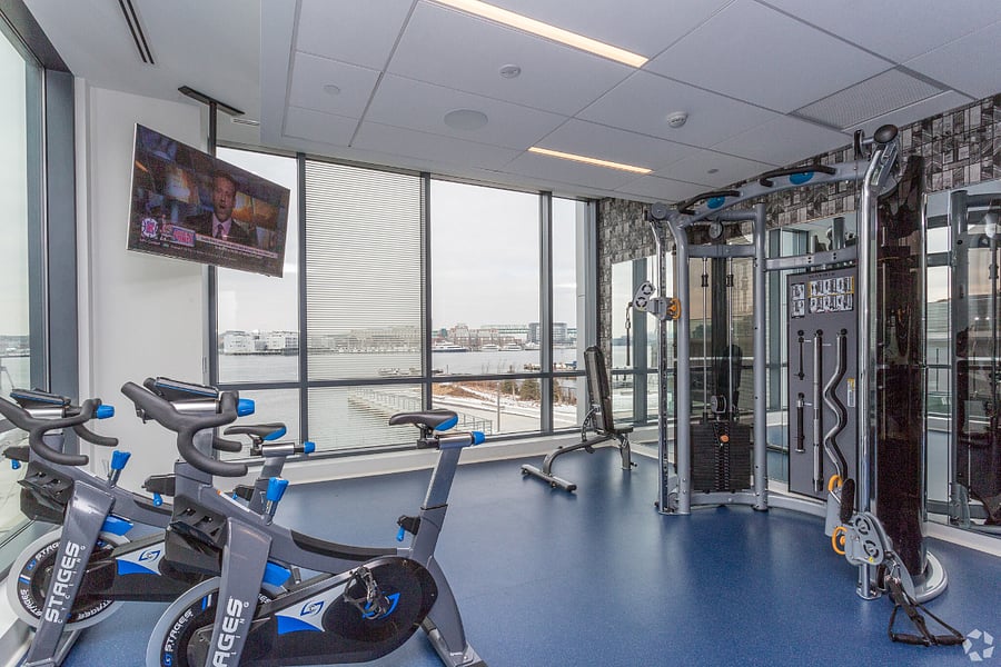 Whether you lift, stretch, or ride, this gym has you covered.
A refined space for daily wellness and strength.