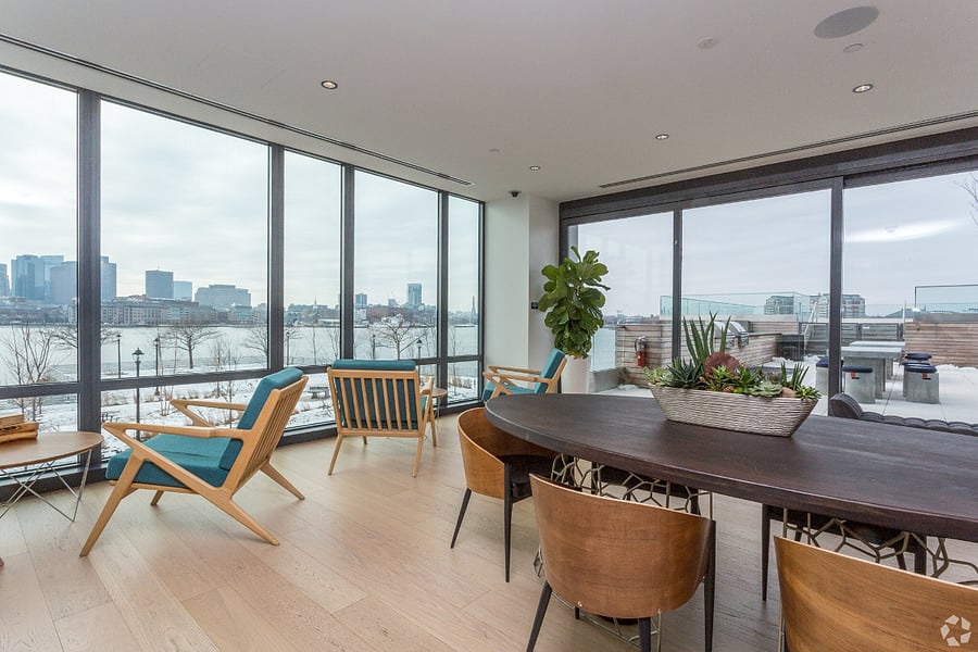 A warm and welcoming communal dining room with contemporary charm.
Experience the joy of gathering in a stylish shared space.