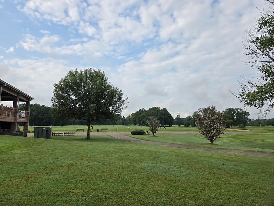 Golf course, walking distance